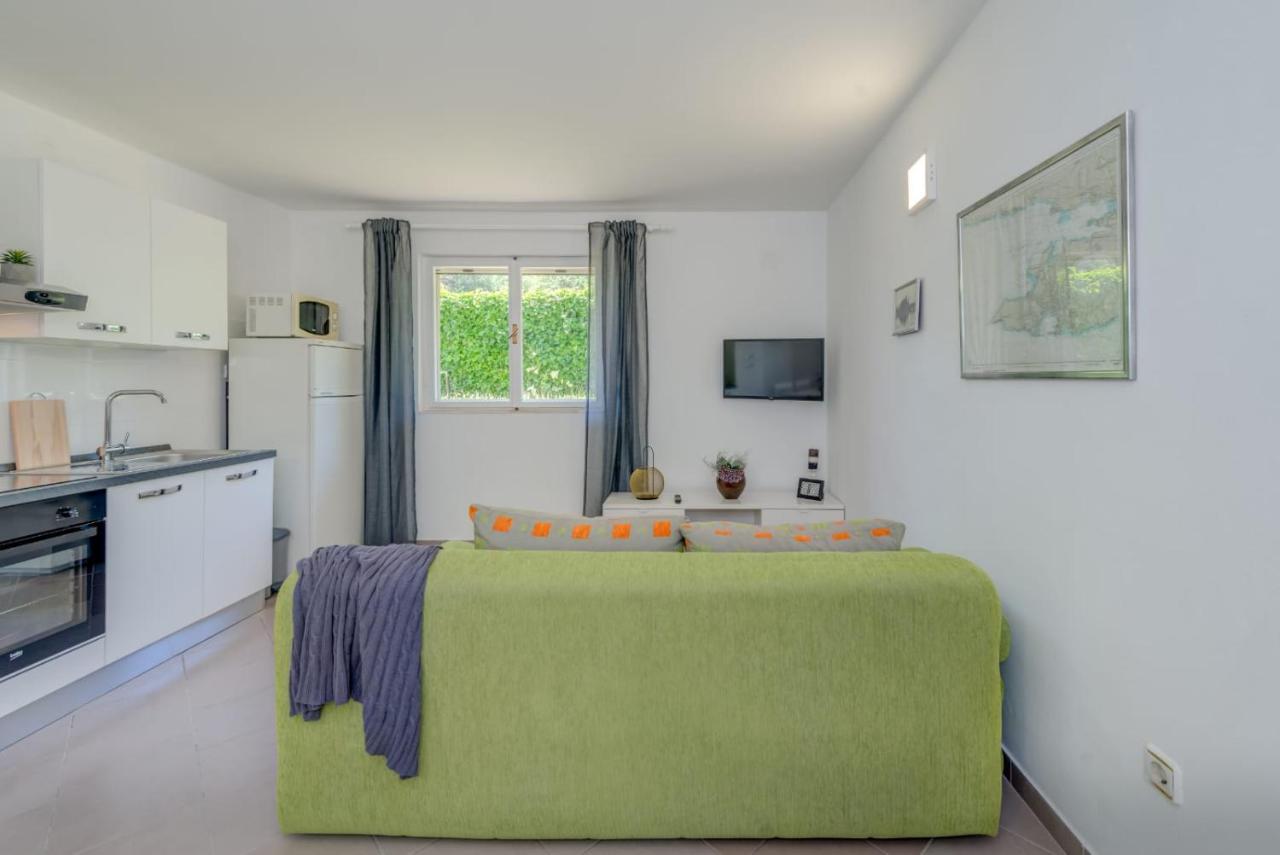 Holiday Home Kalinic Слатине Экстерьер фото